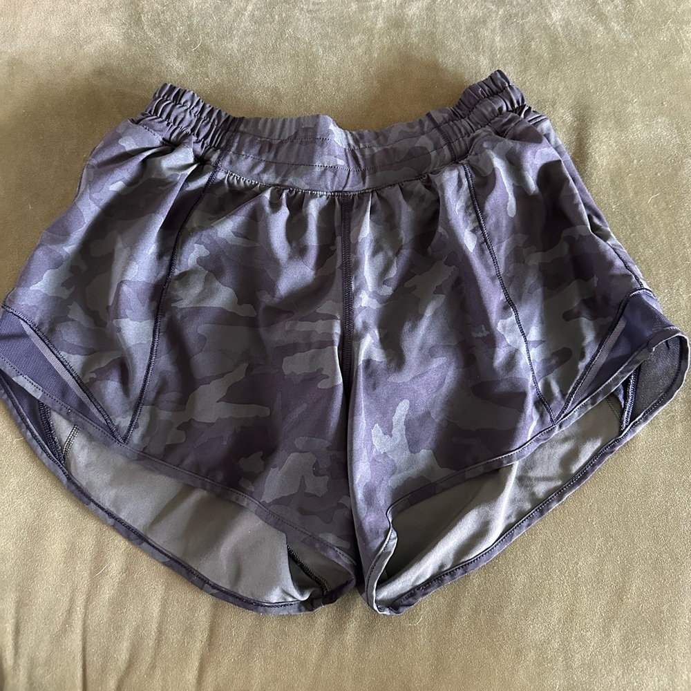 Lululemon Hotty Hot Low Rise Shorts